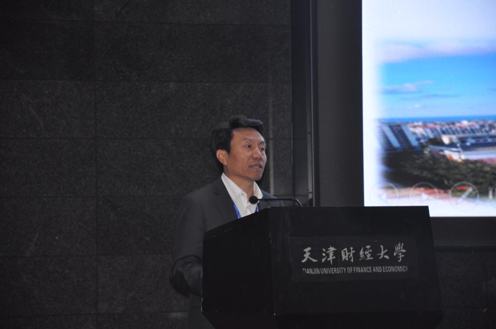 白光昭在“全国高等财经教育研究会学科建设委员会第二十二次会议”上做主题报告。