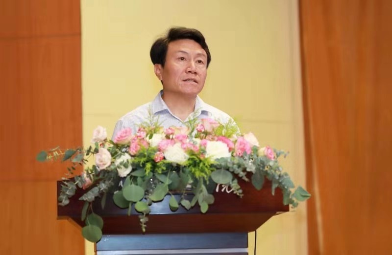 党委书记白光昭在开幕式上致辞。