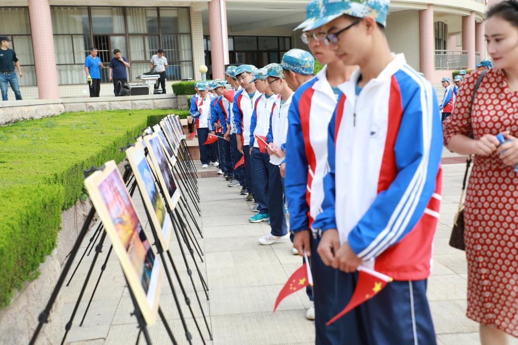 摄影作品展现场。