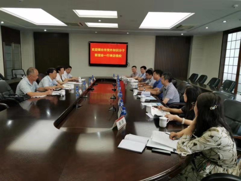 座谈会现场。